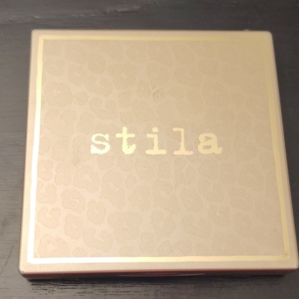 Stila perfect me perfect hue med/tan palette